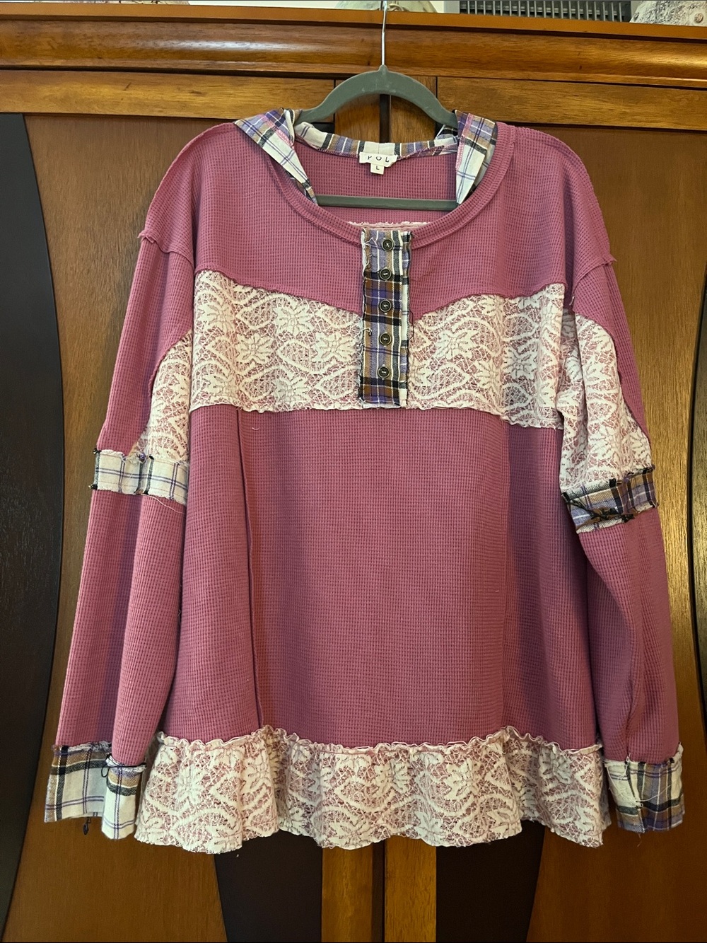 POL Mauve Waffle Knit Hoodie w/Lace & Coordinating Plaid Accents- Faux Placket
